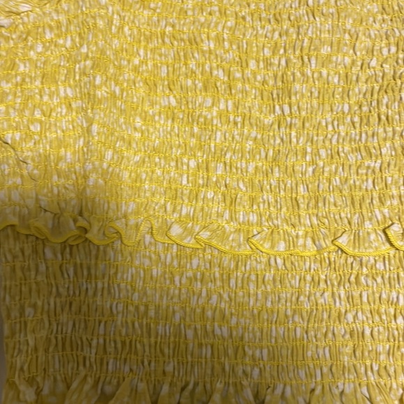 Nwt yellow Lush crop top - Picture 2 of 3